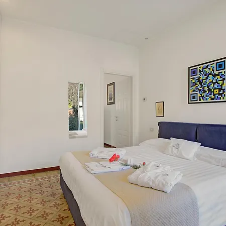 Jejia- Pool And Garden Lesa