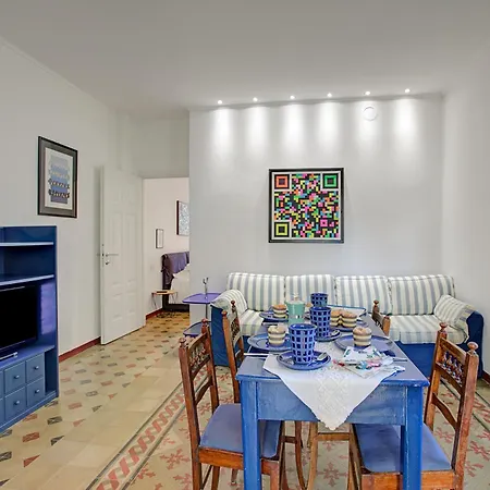 Jejia- Pool And Garden