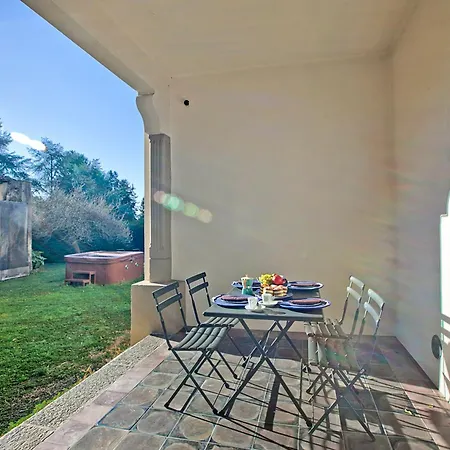 Jejia- Pool And Garden * Lesa