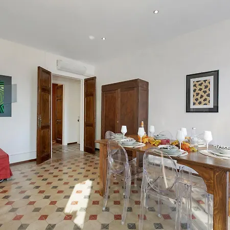 Jejia- Pool And Garden Lesa